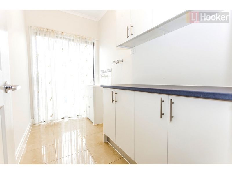 42 Exmouth Rd, Craigieburn VIC 3064