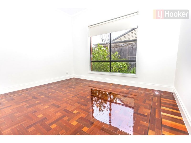 42 Exmouth Rd, Craigieburn VIC 3064