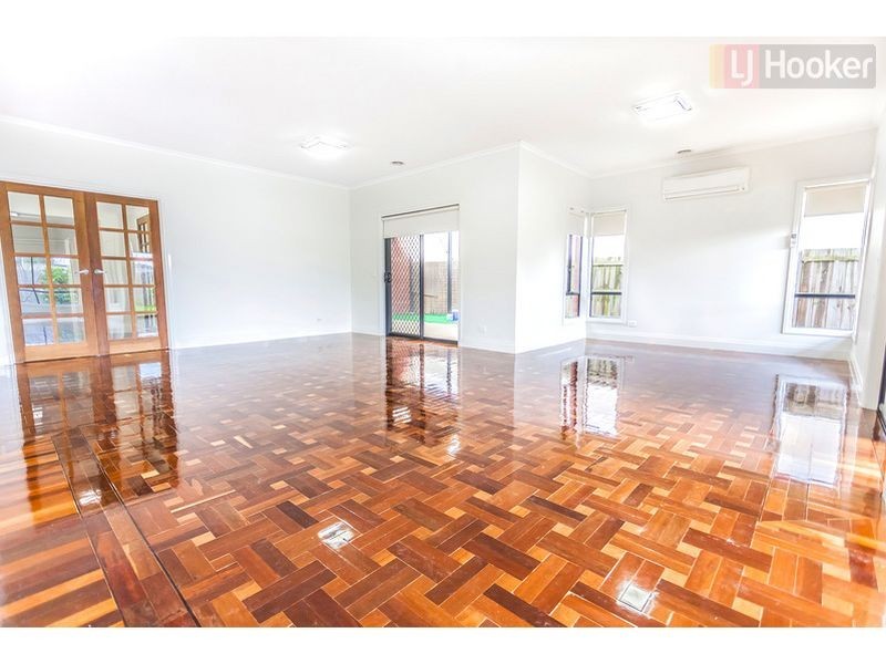 42 Exmouth Rd, Craigieburn VIC 3064