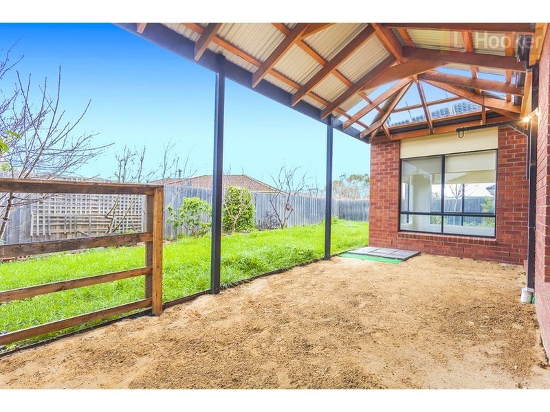 42 Exmouth Rd, Craigieburn VIC 3064