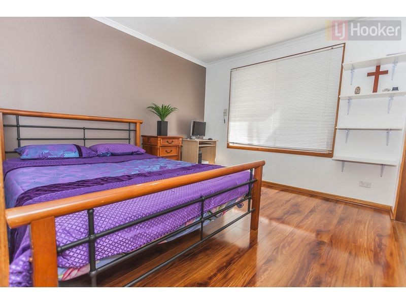 31 Aquila Grove, Roxburgh Park VIC 3064