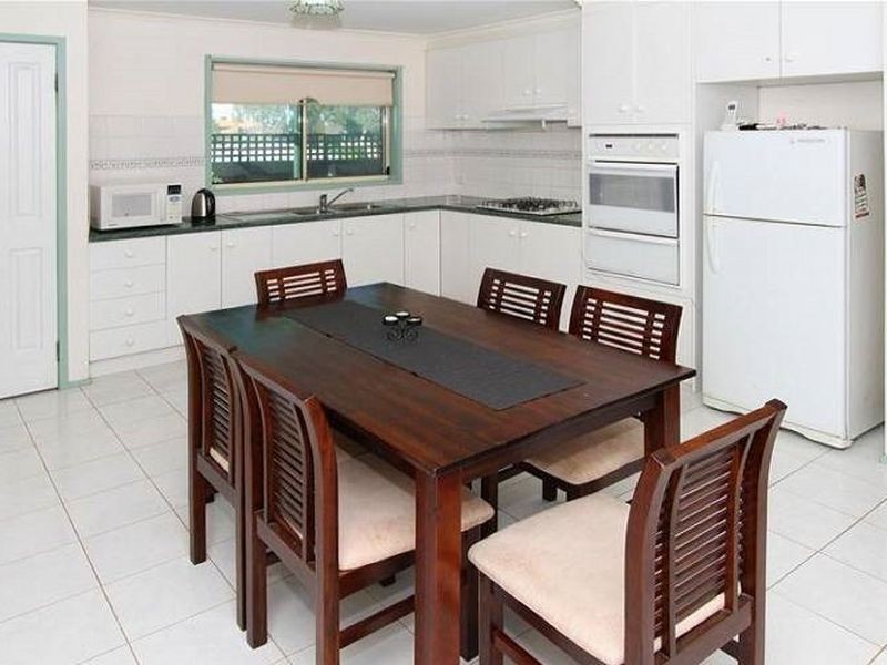 45 Lincolne Crescent, Roxburgh Park VIC 3064