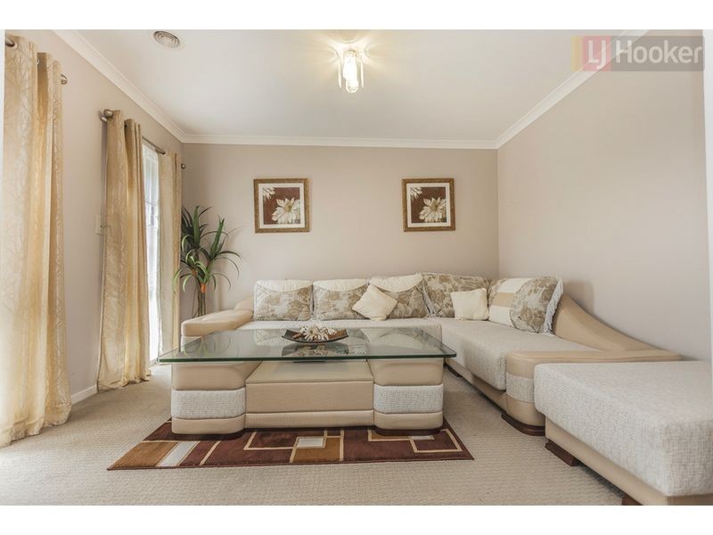 2 Wattletree Street, Craigieburn VIC 3064