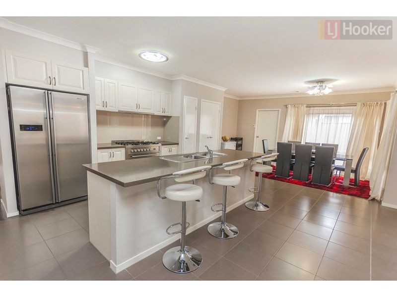 2 Wattletree Street, Craigieburn VIC 3064