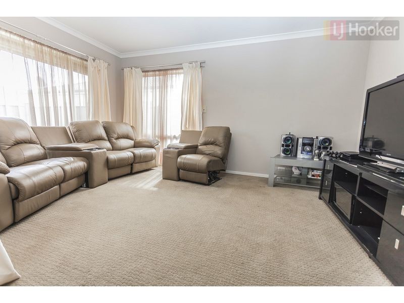2 Wattletree Street, Craigieburn VIC 3064