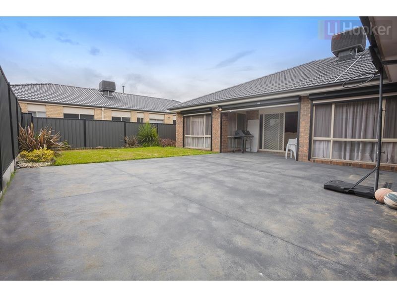 2 Wattletree Street, Craigieburn VIC 3064