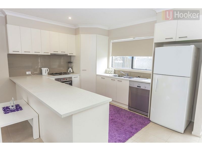 59 Clarendon St, Craigieburn VIC 3064