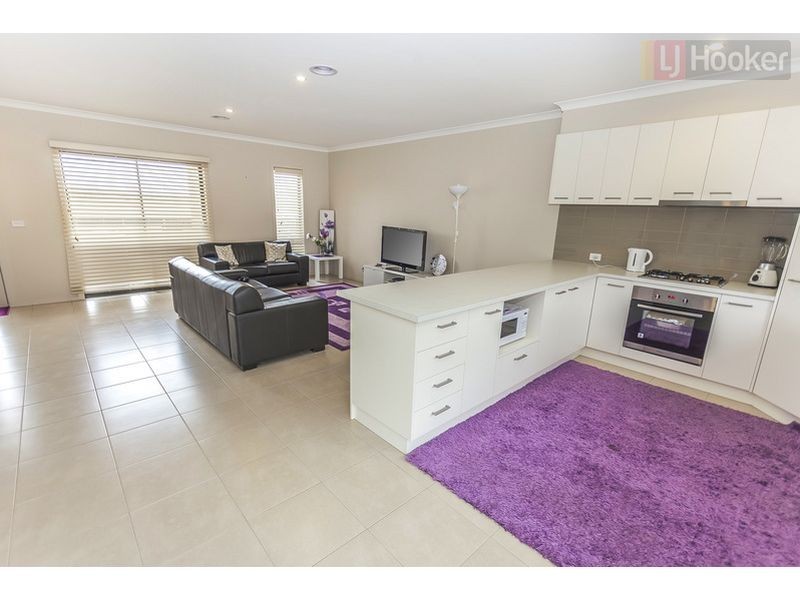 59 Clarendon St, Craigieburn VIC 3064