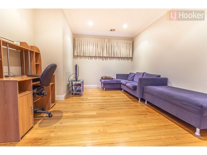 71 Parkside Rise, Craigieburn VIC 3064