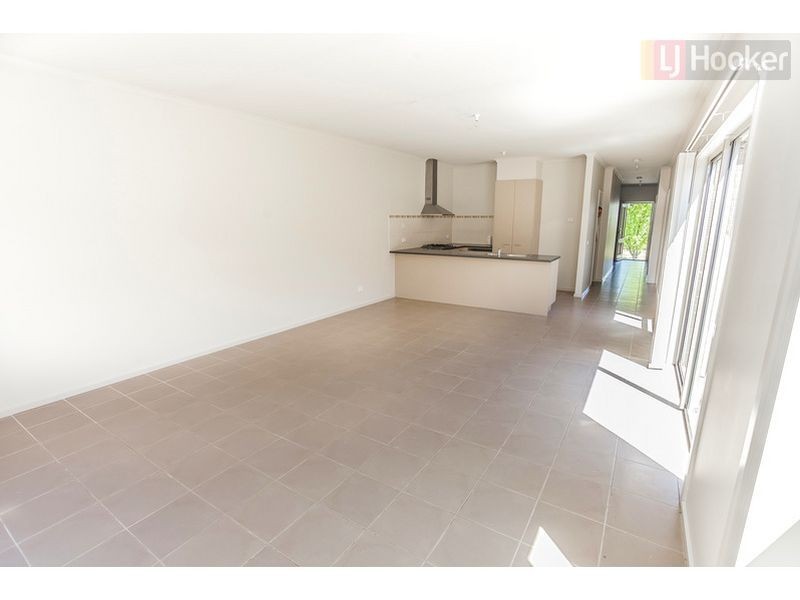 5 Yorkshire Terrace, Craigieburn VIC 3064