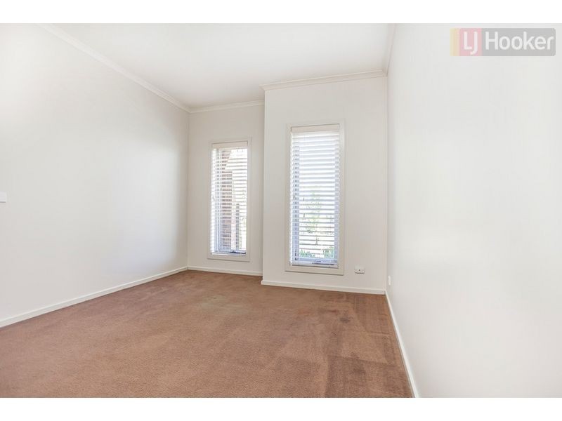 5 Yorkshire Terrace, Craigieburn VIC 3064