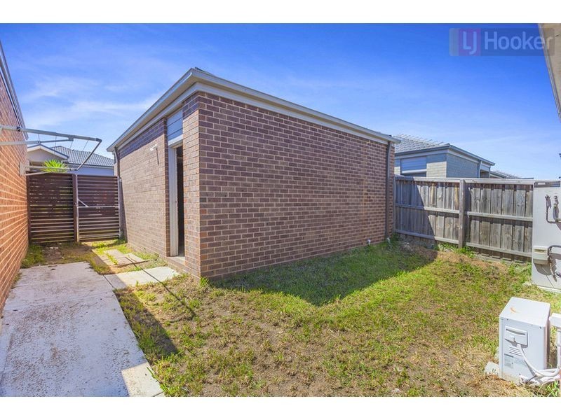 5 Yorkshire Terrace, Craigieburn VIC 3064