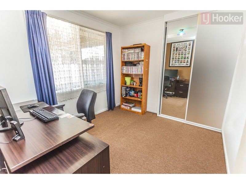 11 Abercarn Avenue, Craigieburn VIC 3064