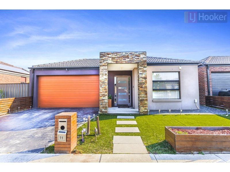 11 Ebony Cct, Craigieburn VIC 3064