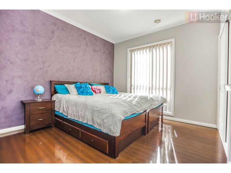 11 Ebony Cct, Craigieburn VIC 3064