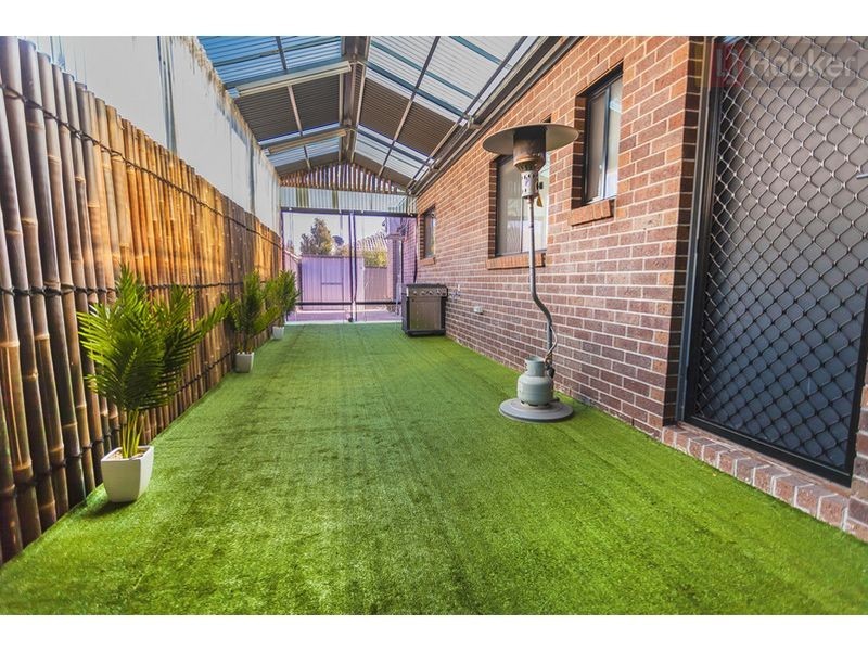 11 Ebony Cct, Craigieburn VIC 3064