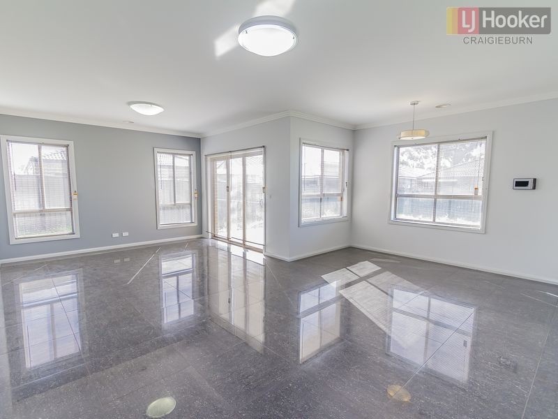 21 Bottlebrush Rd, Craigieburn VIC 3064