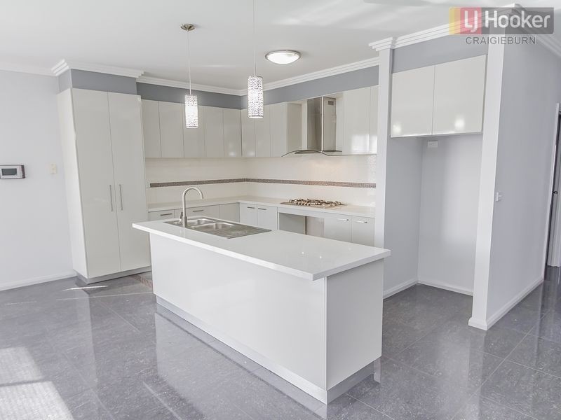 21 Bottlebrush Rd, Craigieburn VIC 3064