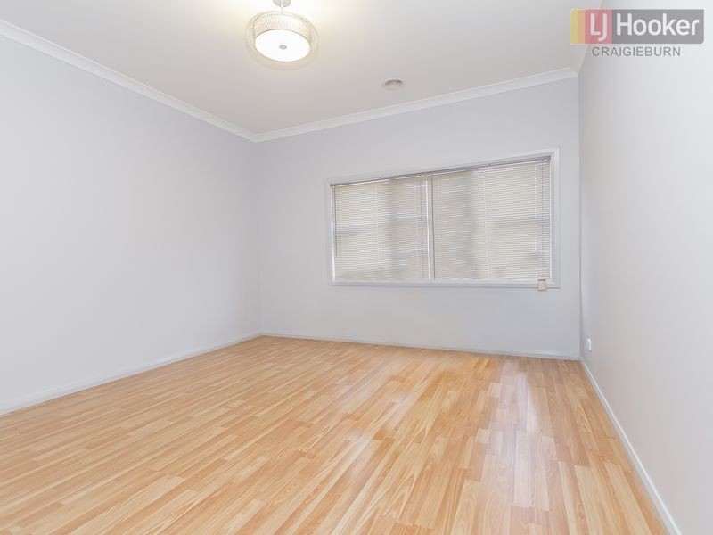 21 Bottlebrush Rd, Craigieburn VIC 3064