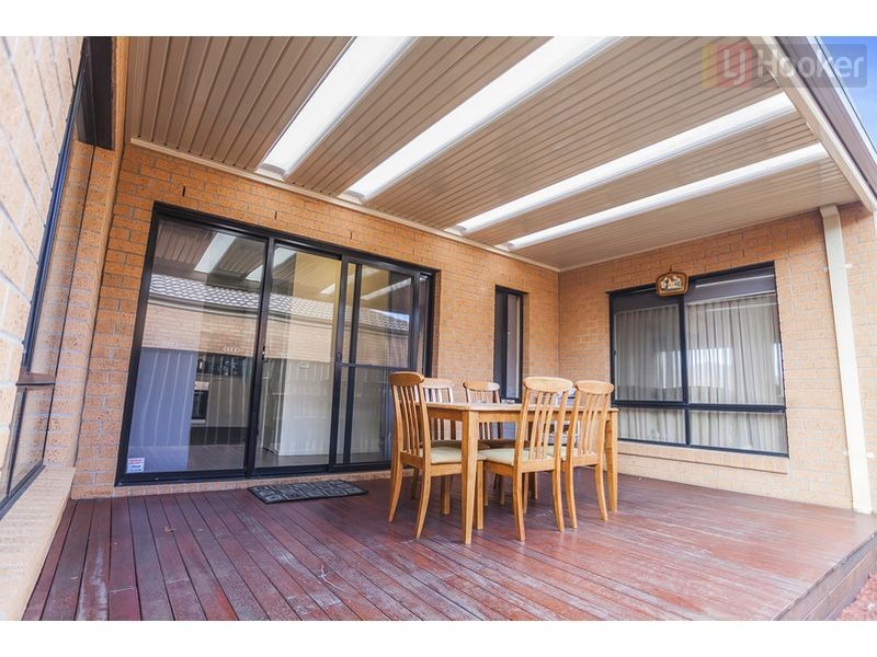 77 Newbury Blvd, Craigieburn VIC 3064
