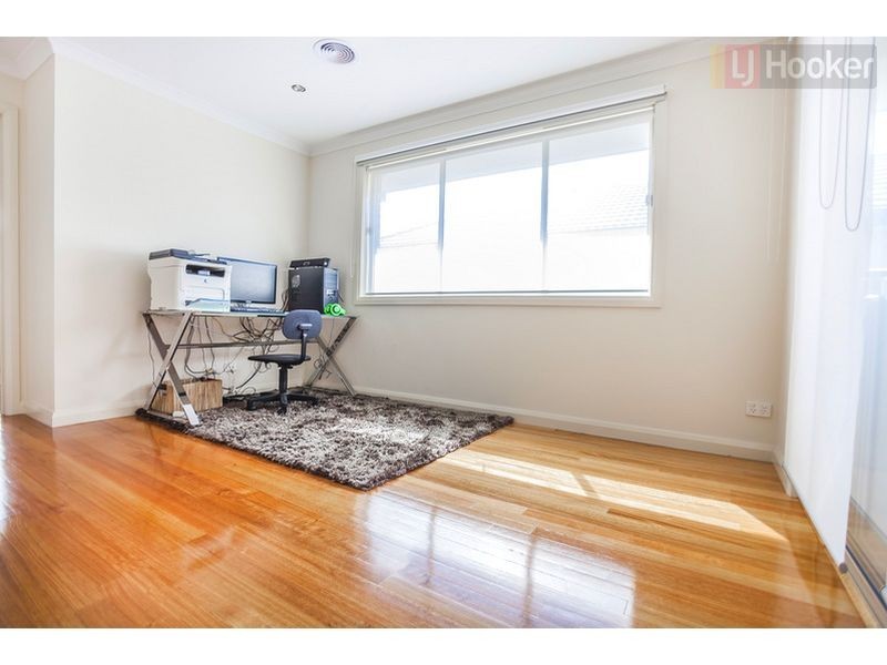 1 Freshwater Drive, Craigieburn VIC 3064