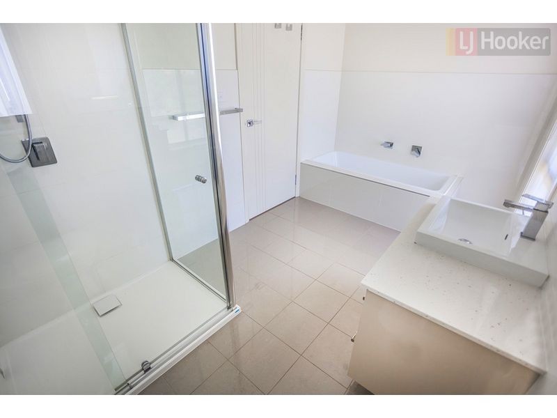 1 Freshwater Drive, Craigieburn VIC 3064
