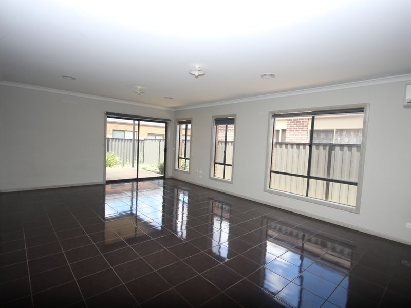 38 Domain Way, Craigieburn VIC 3064