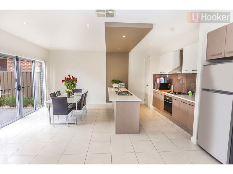 1 Grattan Cove, Craigieburn VIC 3064