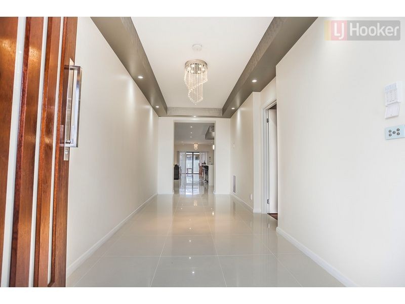 37 Biltmore Crescent, Roxburgh Park VIC 3064