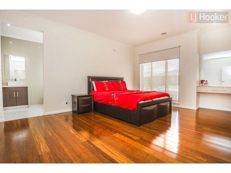 37 Biltmore Crescent, Roxburgh Park VIC 3064