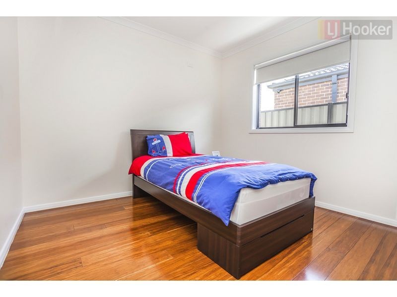 37 Biltmore Crescent, Roxburgh Park VIC 3064