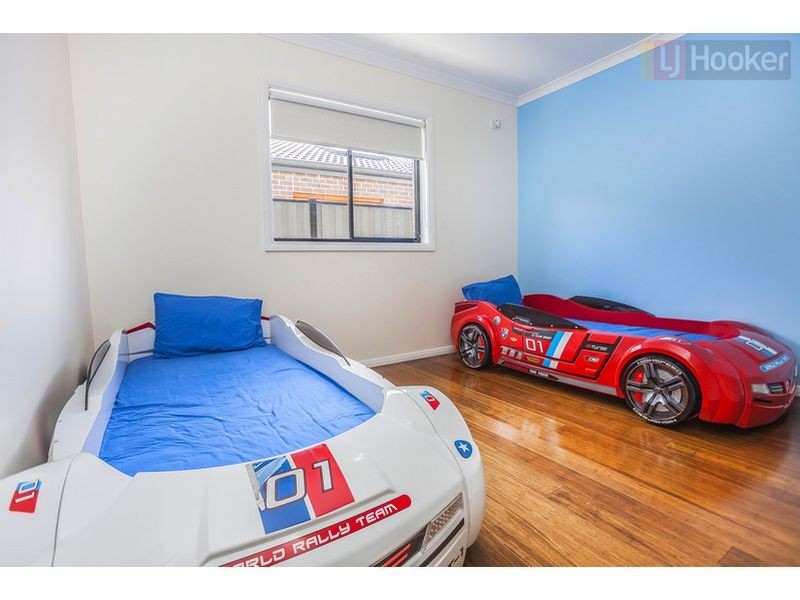 37 Biltmore Crescent, Roxburgh Park VIC 3064