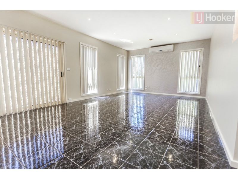 4 Studley Park Way, Craigieburn VIC 3064
