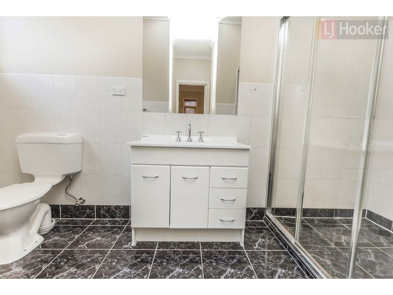 4 Studley Park Way, Craigieburn VIC 3064