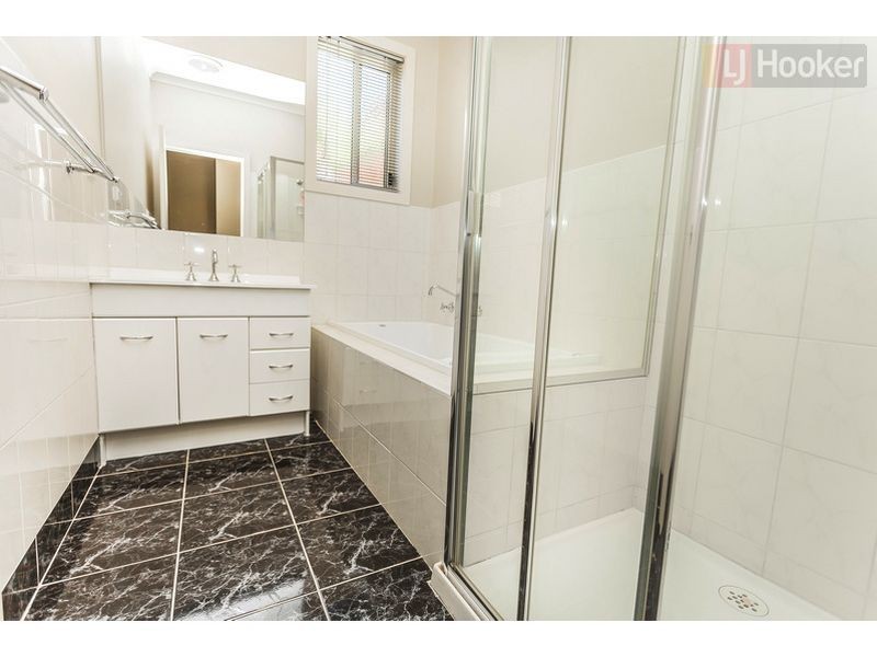 4 Studley Park Way, Craigieburn VIC 3064
