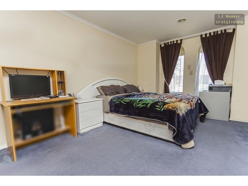 6 Crouch Court, Roxburgh Park VIC 3064