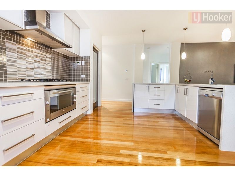 1 Wattletree Street, Craigieburn VIC 3064