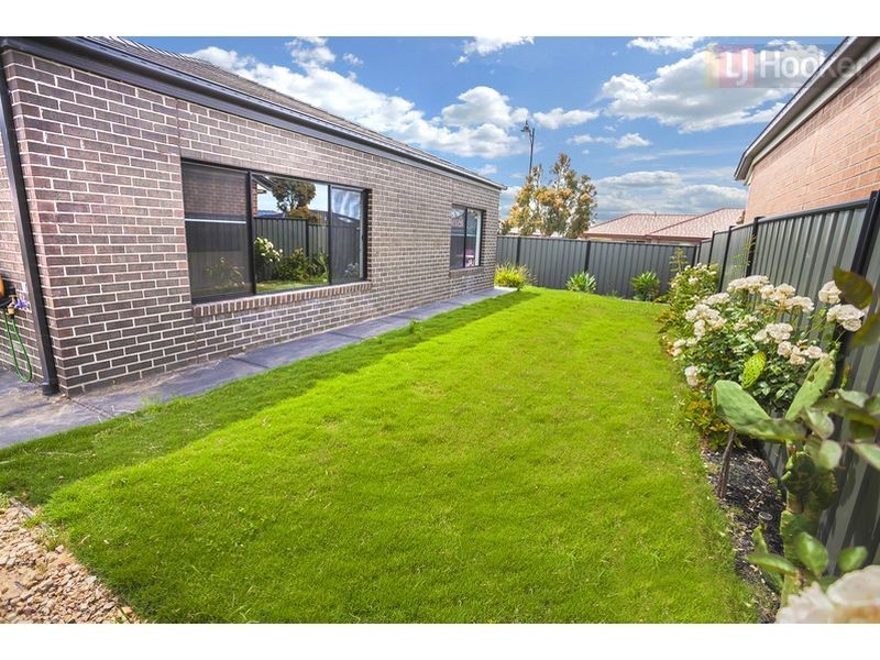 1 Wattletree Street, Craigieburn VIC 3064