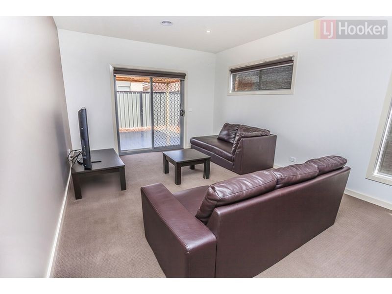 6 Crosskeys Rd, Craigieburn VIC 3064