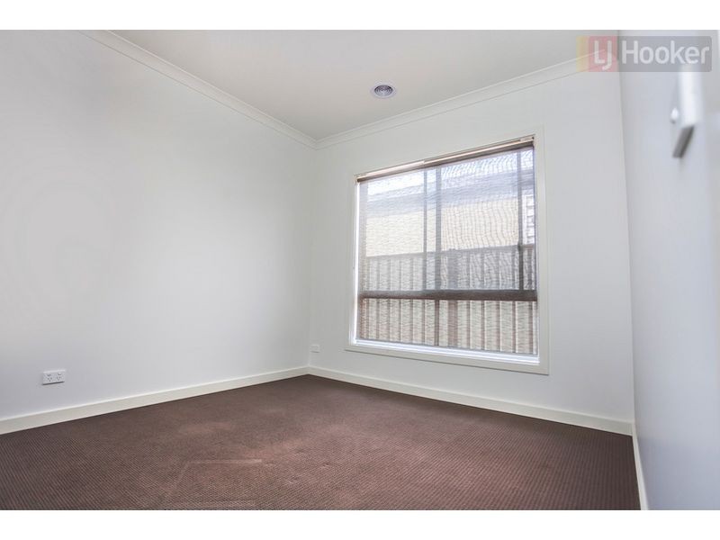 6 Crosskeys Rd, Craigieburn VIC 3064