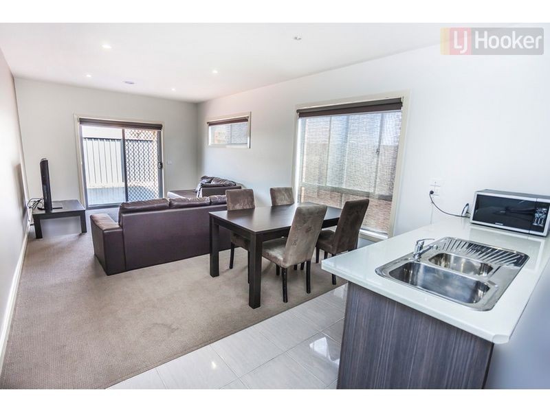 6 Crosskeys Rd, Craigieburn VIC 3064