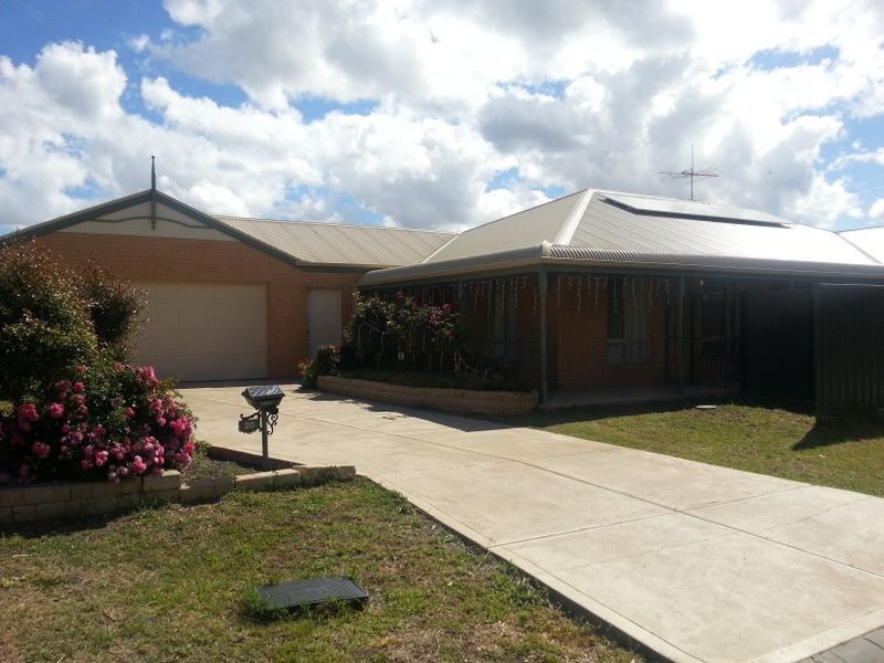 20 Gippsland Way, Craigieburn VIC 3064