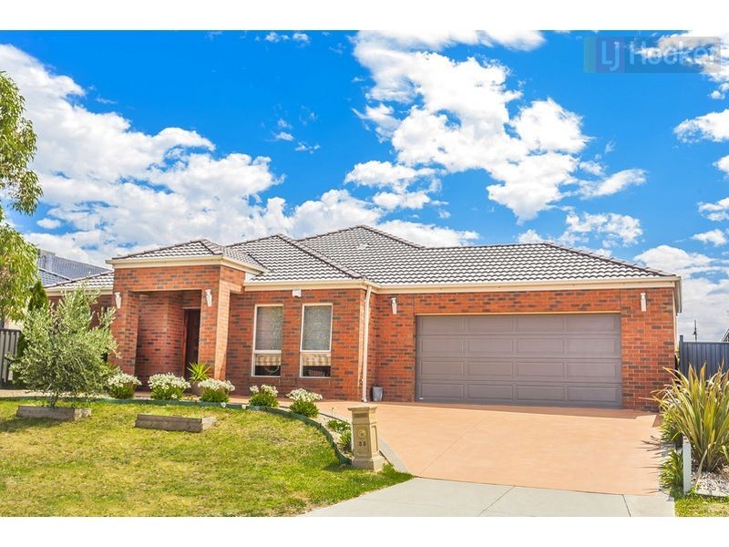 35 Serendip Crescent (Greenvale), Roxburgh Park VIC 3064