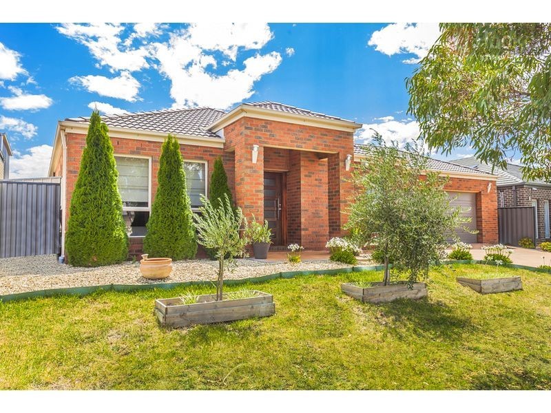 35 Serendip Crescent (Greenvale), Roxburgh Park VIC 3064