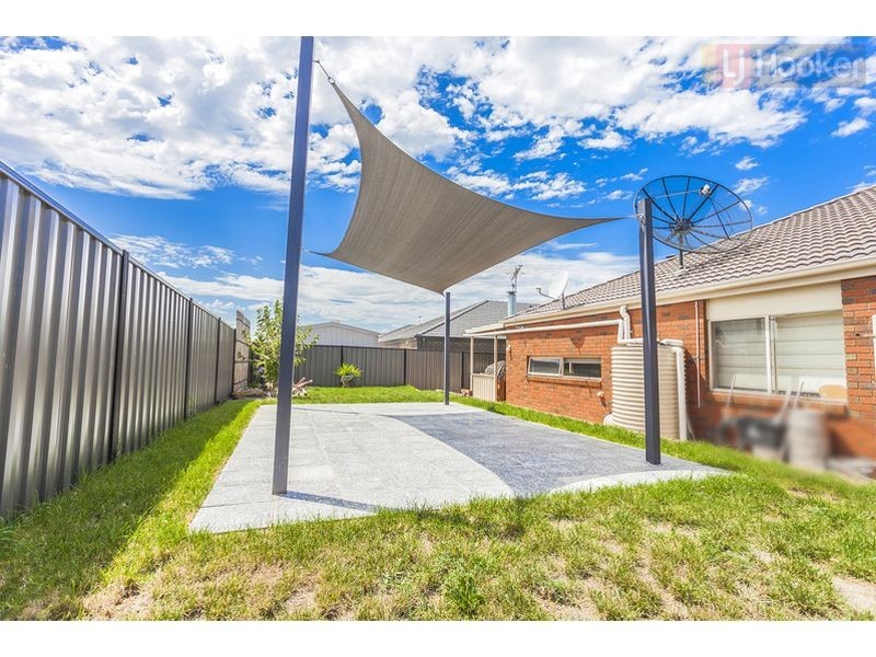 35 Serendip Crescent (Greenvale), Roxburgh Park VIC 3064