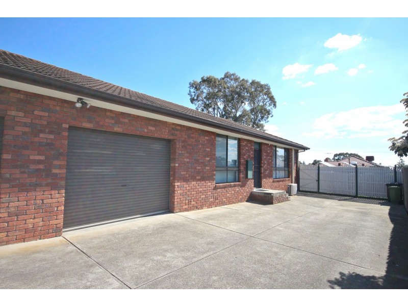 2/3 Field Street, Craigieburn VIC 3064