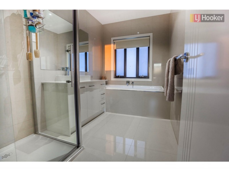 29 Calm Avenue, Craigieburn VIC 3064