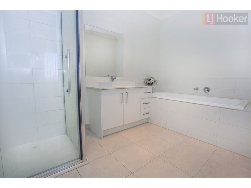 5 Densham Way, Craigieburn VIC 3064