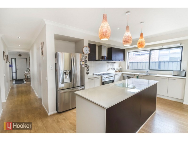 13 Cockatiel Circuit, Craigieburn VIC 3064