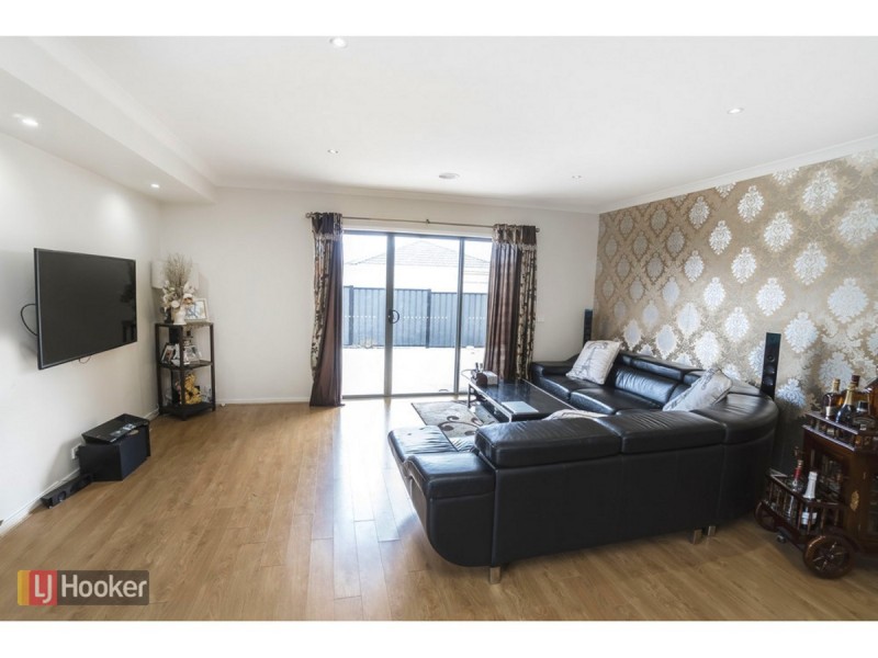 13 Cockatiel Circuit, Craigieburn VIC 3064